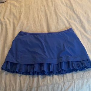 Like new lululemon tennis skirt size 8 blue
